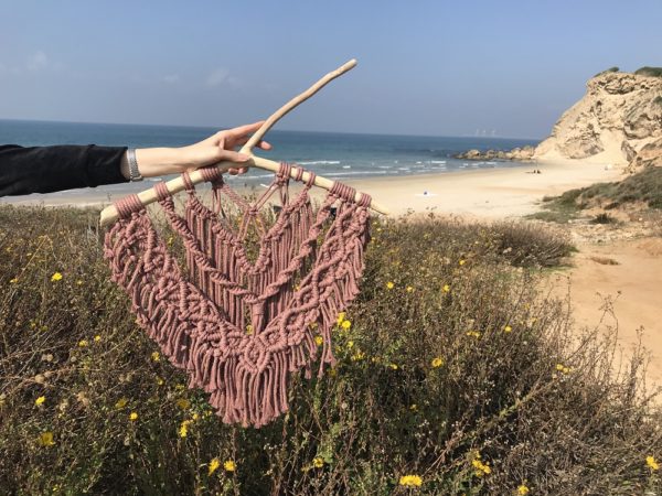 מקרמה לקיר